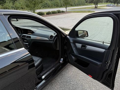 Used 2013 Mercedes-Benz C 250 Sedan w/ Premium 1 Pkg image 17