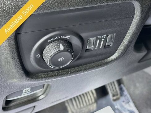 Used 2024 Jeep Grand Cherokee L Limited AWD/4WD image 10