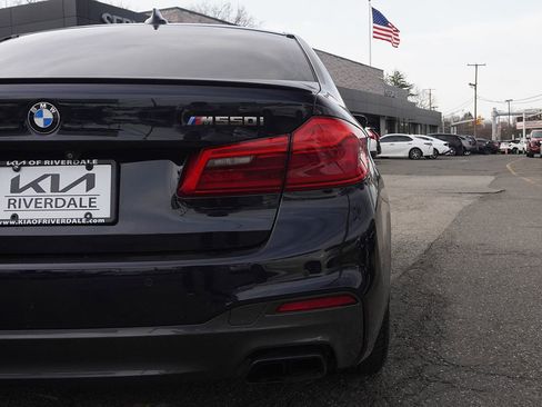 Used 2018 BMW M550i xDrive image 16