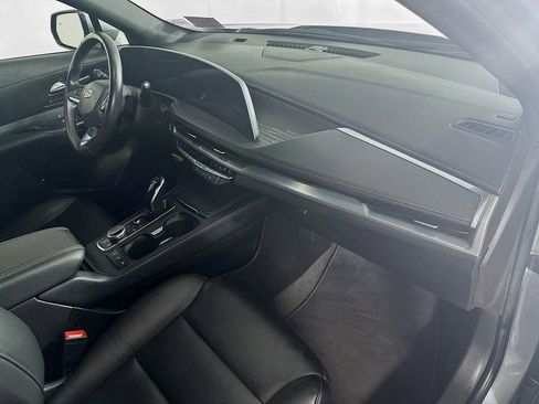 Used 2024 Cadillac XT4 Premium Luxury image 30