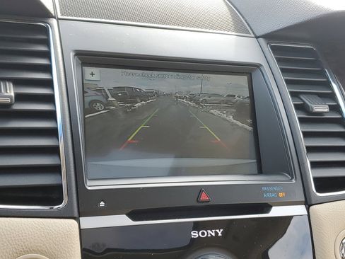 Used 2018 Ford Taurus Limited image 24