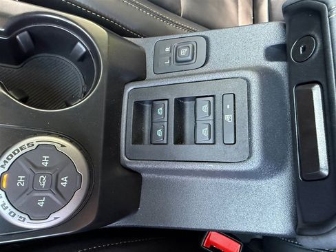Used 2025 Ford Bronco Badlands AWD/4WD image 40