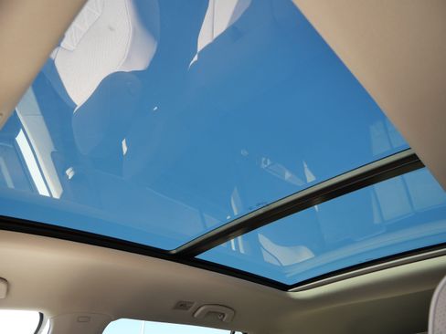 Certified 2025 Volkswagen Atlas SEL Premium R-Line image 34