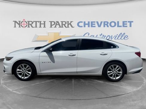 Used 2017 Chevrolet Malibu LT w/ Leather Package FWD image 6