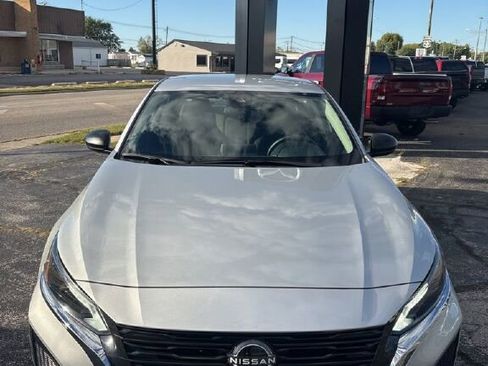 Used 2024 Nissan Altima 2.5 SV image 6