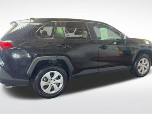 Used 2024 Toyota RAV4 LE FWD image 9
