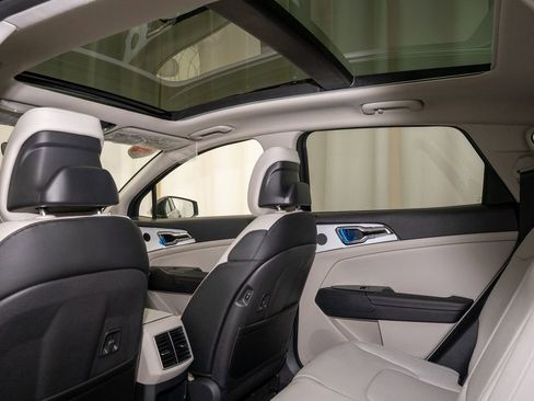 New 2026 Kia Sportage EX image 10