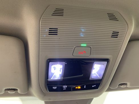 Used 2024 Volkswagen Atlas SE AWD/4WD image 28