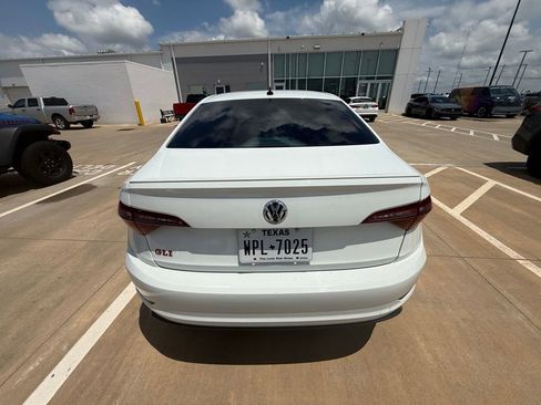 Used 2019 Volkswagen Jetta GLI FWD image 7