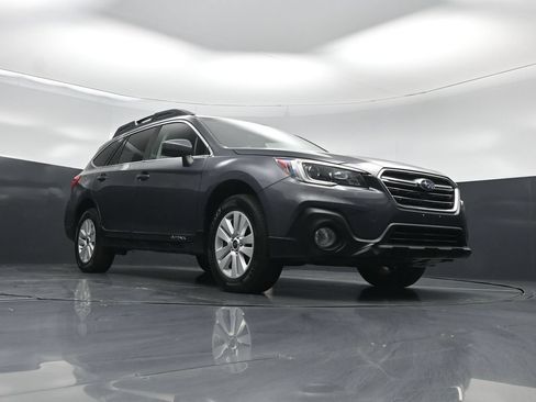 Used 2019 Subaru Outback 2.5i Premium AWD/4WD image 40