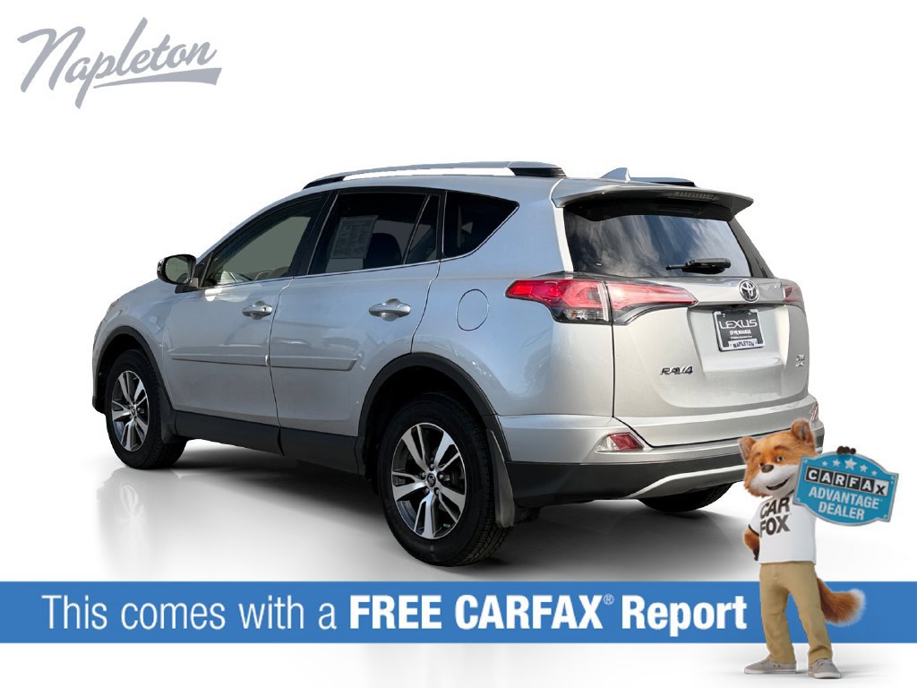 Used 2018 Toyota RAV4 XLE AWD/4WD image 3