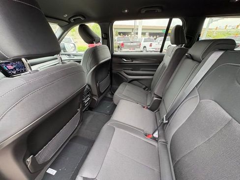 New 2025 Jeep Grand Cherokee L Laredo w/ Luxury Tech Group I image 24