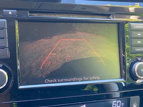 Used 2019 Nissan Rogue SV FWD image 25