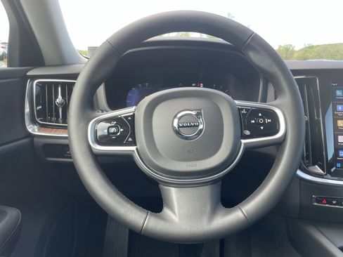 Used 2025 Volvo V60 B5 Cross Country Plus AWD/4WD image 18