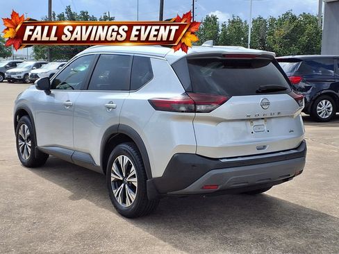 Used 2023 Nissan Rogue SV w/ SV Premium B Package FWD image 2