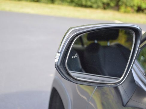 Used 2022 Toyota RAV4 XLE Premium image 38