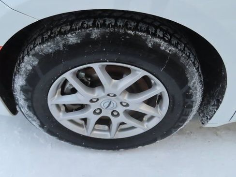 Used 2024 Chrysler Pacifica Touring-L image 17