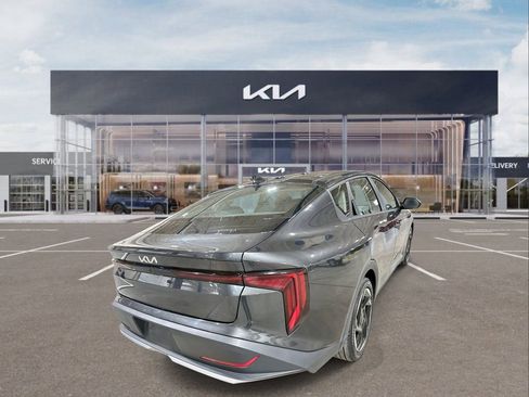 Used 2025 Kia K4 EX image 8