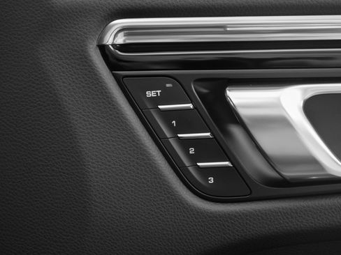 Used 2025 Porsche Macan image 19