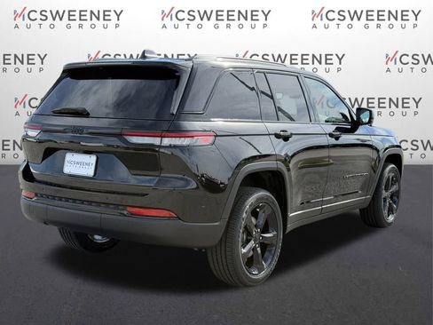 New 2025 Jeep Grand Cherokee Altitude image 5