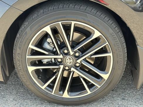 Used 2025 Toyota Camry XLE w/ Premium Plus Package FWD image 10