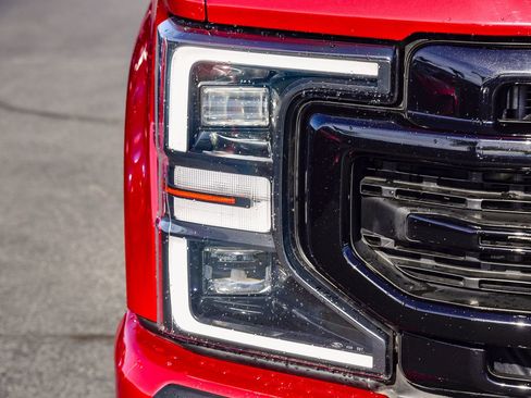 Used 2022 Ford F350 Lariat w/ Black Appearance Package image 12