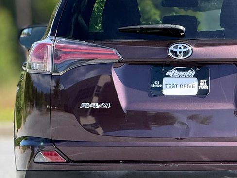 Used 2018 Toyota RAV4 LE w/ All Weather Liner Package FWD image 16