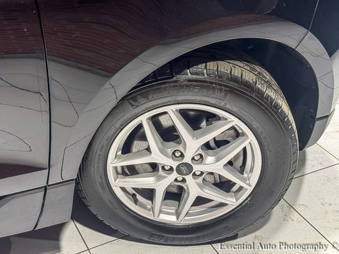 Used 2024 Ford Edge SEL image 13