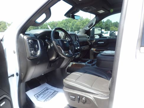 Used 2023 Chevrolet Silverado 2500 High Country w/ Z71 Off-Road Package AWD/4WD image 16