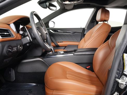 Used 2023 Maserati Ghibli Modena Q4 AWD/4WD image 4