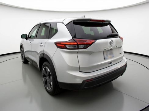 Used 2025 Nissan Rogue SV image 6