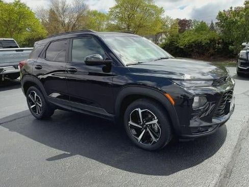 Used 2023 Chevrolet TrailBlazer RS w/ Convenience Package FWD image 2