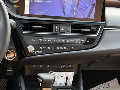Used 2025 Lexus ES 350 Premium w/ Premium Package image 18