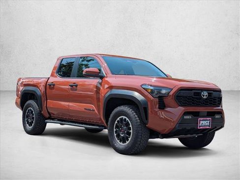 Used 2025 Toyota Tacoma TRD Off-Road w/ TRD Off Road Upgrade Package AWD/4WD image 3
