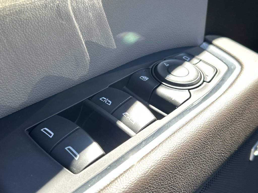Used 2024 GMC Sierra 1500 SLT w/ SLT Premium Plus Package AWD/4WD image 16