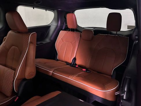 New 2026 Chrysler Pacifica Pinnacle w/ Trailer Tow Group image 20