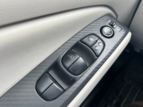 Used 2022 Nissan Altima 2.5 SV image 18