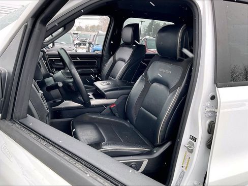 Used 2024 RAM 1500 Laramie image 9