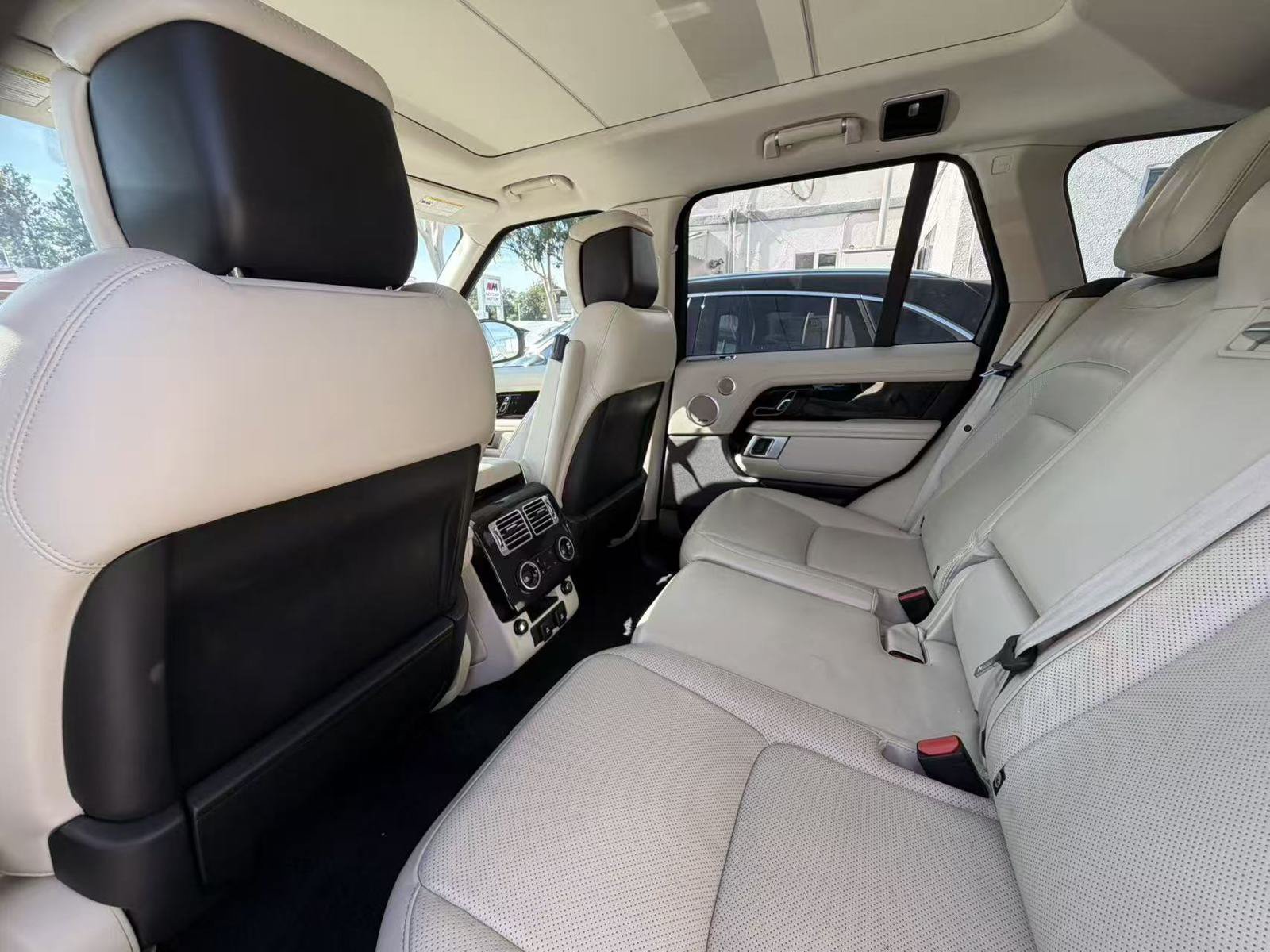 Used 2019 Land Rover Range Rover HSE AWD/4WD image 9