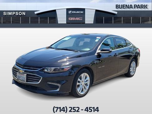 Used 2018 Chevrolet Malibu LT w/ Leather Package FWD image 4