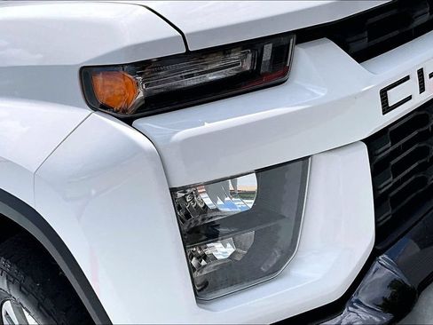 Used 2022 Chevrolet Silverado 2500 Custom w/ Custom Convenience Package AWD/4WD image 32