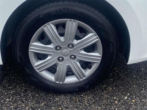 Used 2023 Kia Rio LX image 9