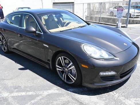 Used 2011 Porsche Panamera S RWD image 18