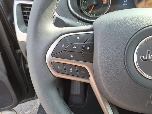 Certified 2022 Jeep Cherokee Latitude Lux w/ Sun & Sound Group AWD/4WD image 19
