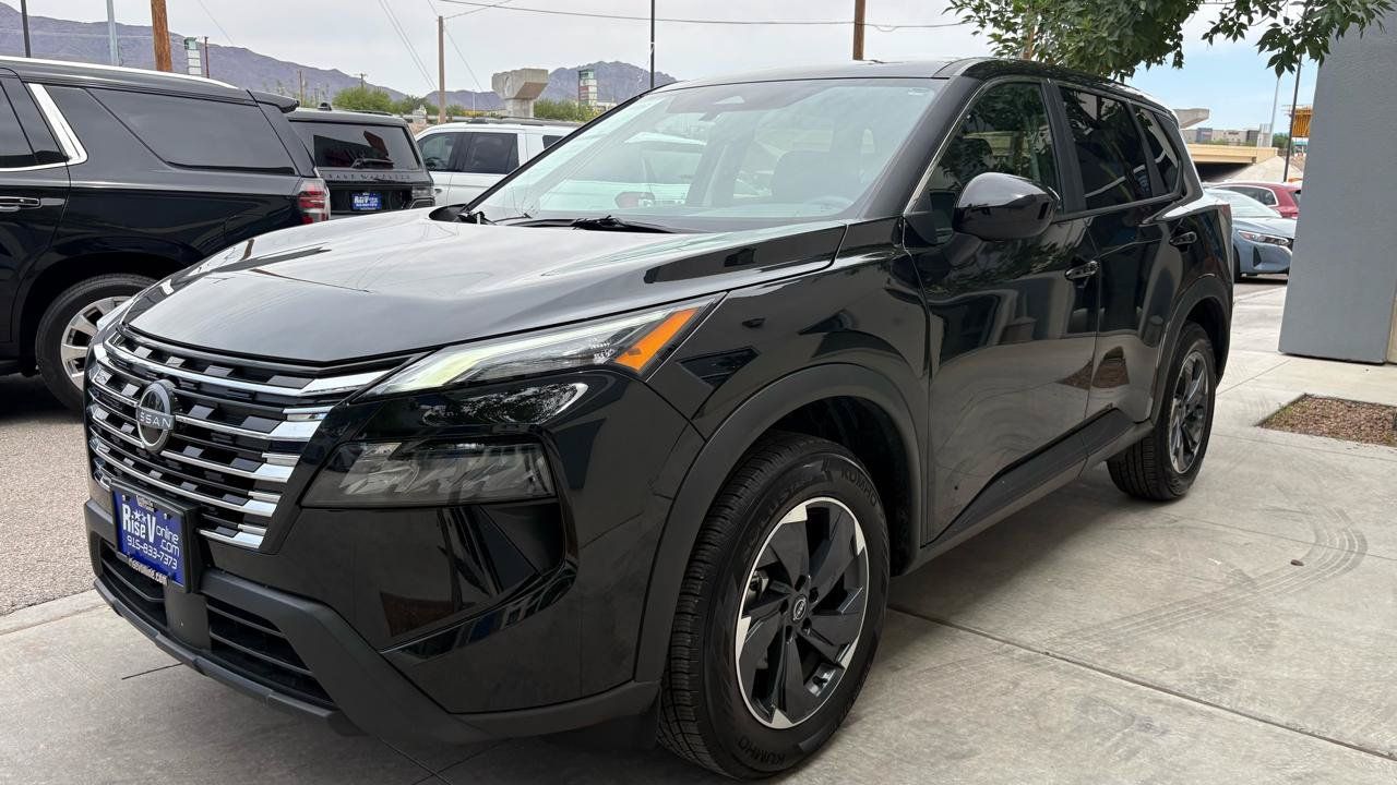 Used 2025 Nissan Rogue SV FWD image 14