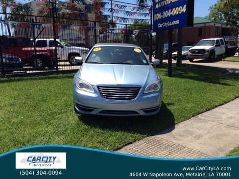 Used 2013 Chrysler 200 Touring image 2