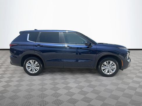 New 2026 Mitsubishi Outlander ES FWD image 4