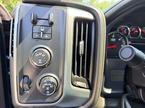Used 2017 Chevrolet Silverado 2500 LTZ AWD/4WD image 18