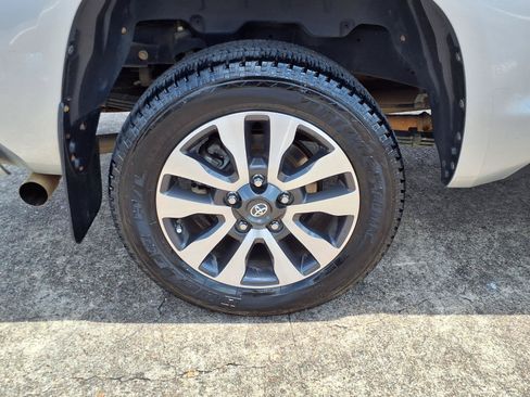 Used 2019 Toyota Tundra Limited w/ Limited Premium Package RWD image 26