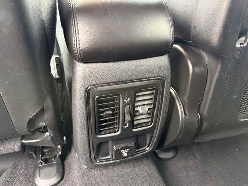 Used 2020 Jeep Grand Cherokee Altitude image 14